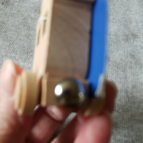 Wooden train piece - Picture 2 of 3